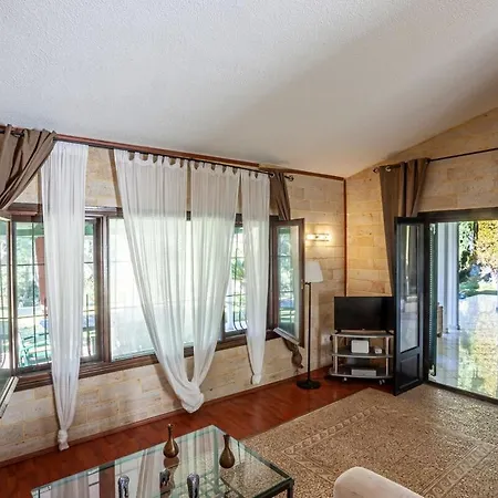 Villa Sani Suave With Pool