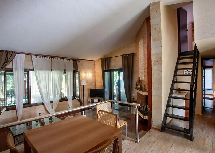 别墅 Sani Suave With Pool